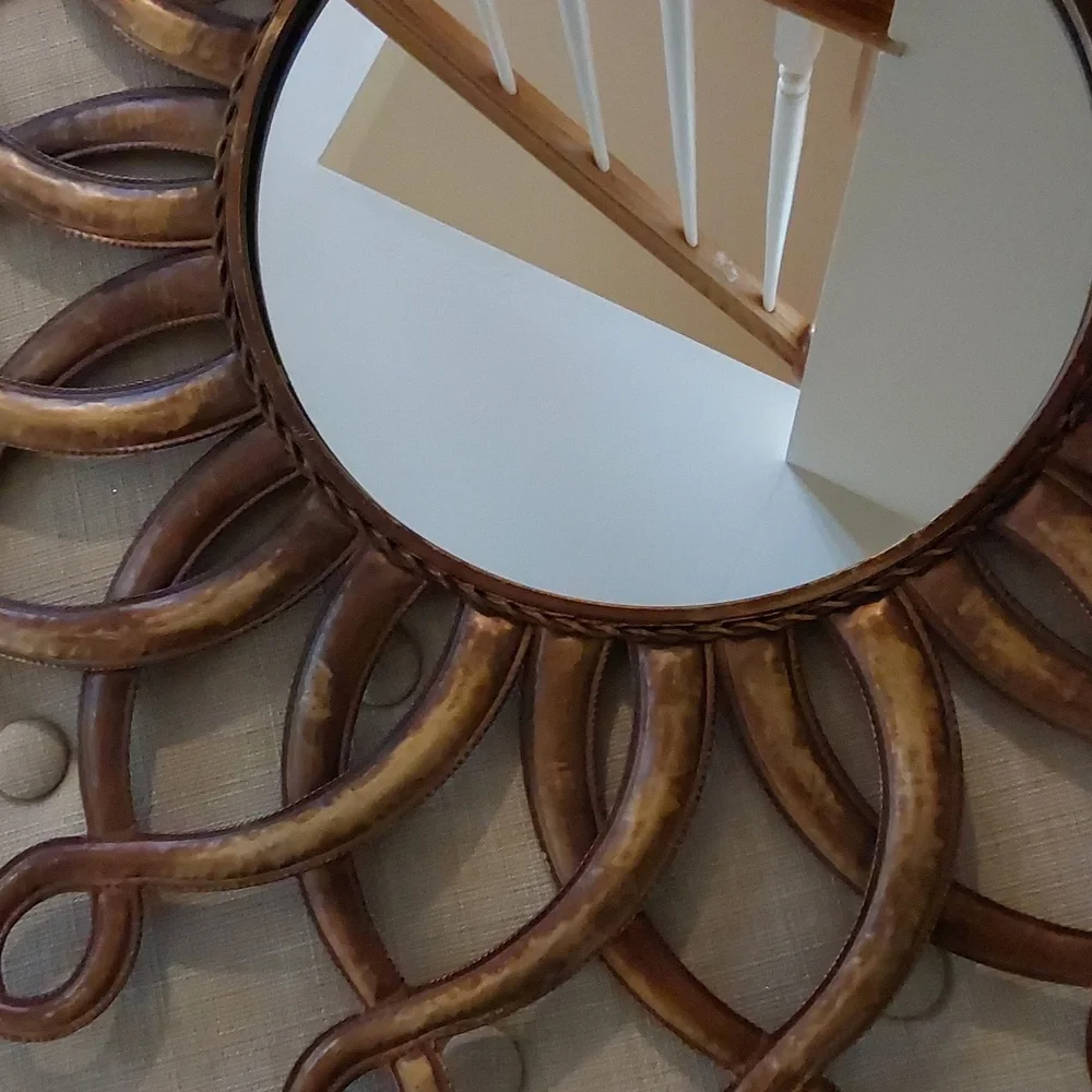 Metal Sunburst Wall Mirror